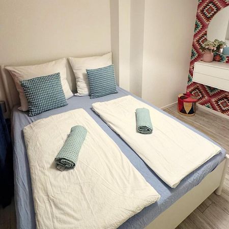 Apartment Koeln Rath Eksteriør bilde